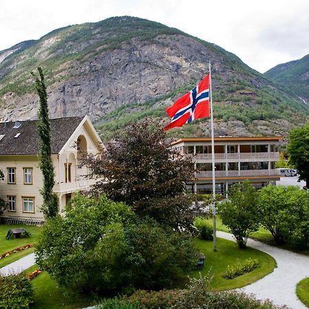 Lindstrom Hotel Lærdalsøyri Kültér fotó