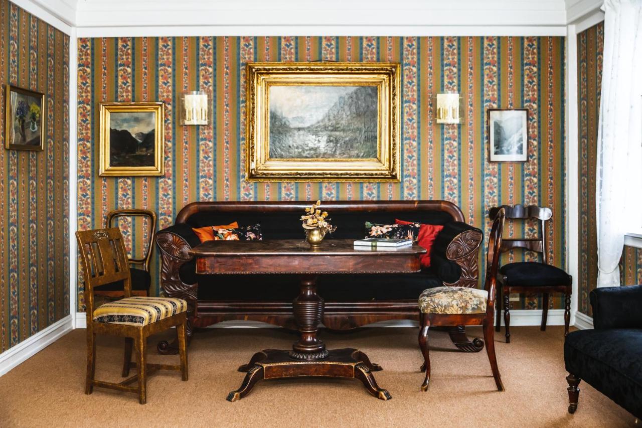Lindstrom Hotel Lærdalsøyri Kültér fotó