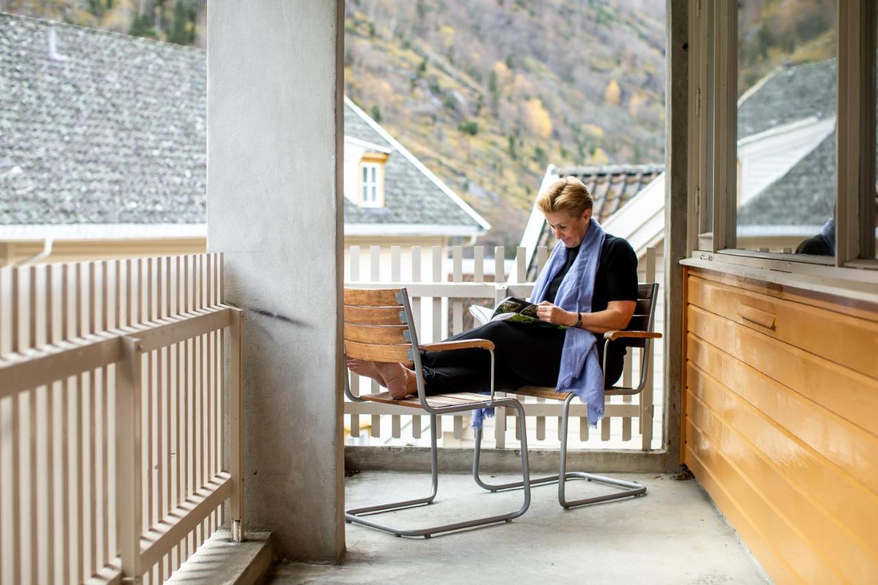 Lindstrom Hotel Lærdalsøyri Kültér fotó