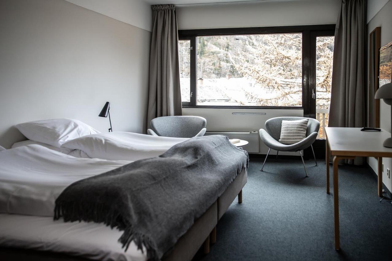 Lindstrom Hotel Lærdalsøyri Kültér fotó